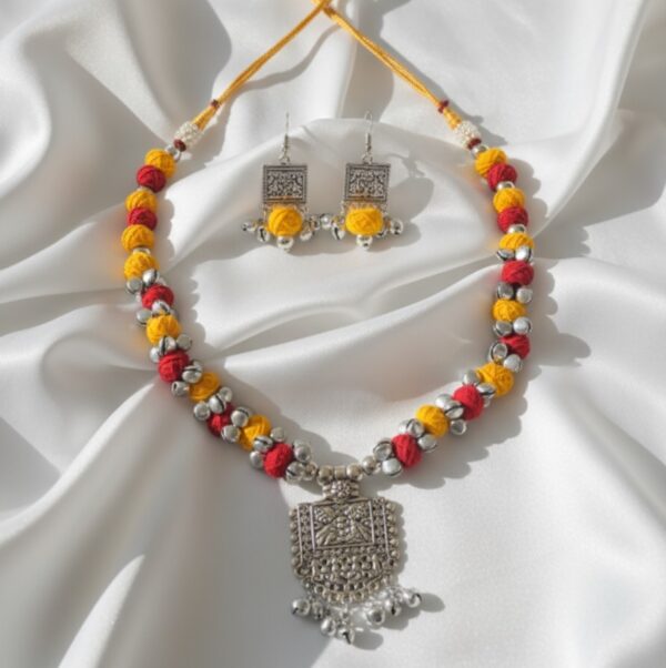 The Coastal Bloom Necklace Set - Image 4